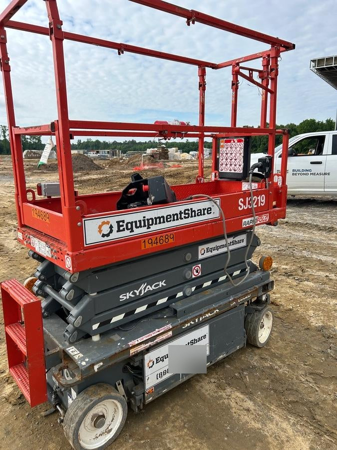 2021 SKYJACK SJ3219
