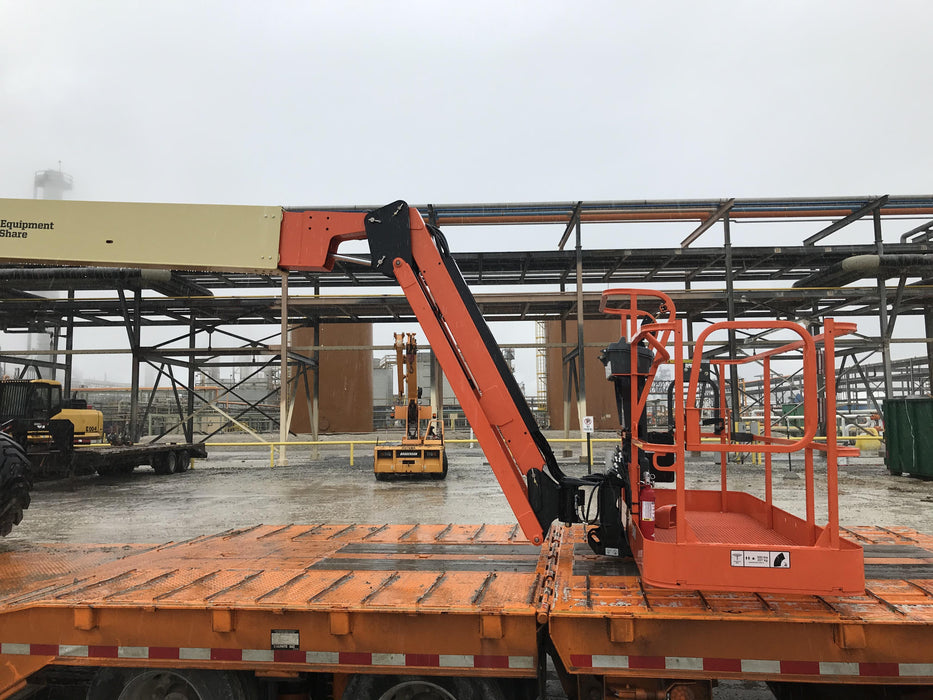 2019 JLG 800AJ