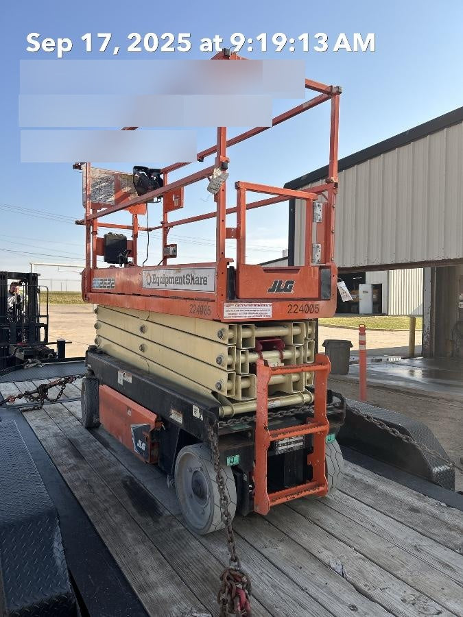 2022 JLG ES2632