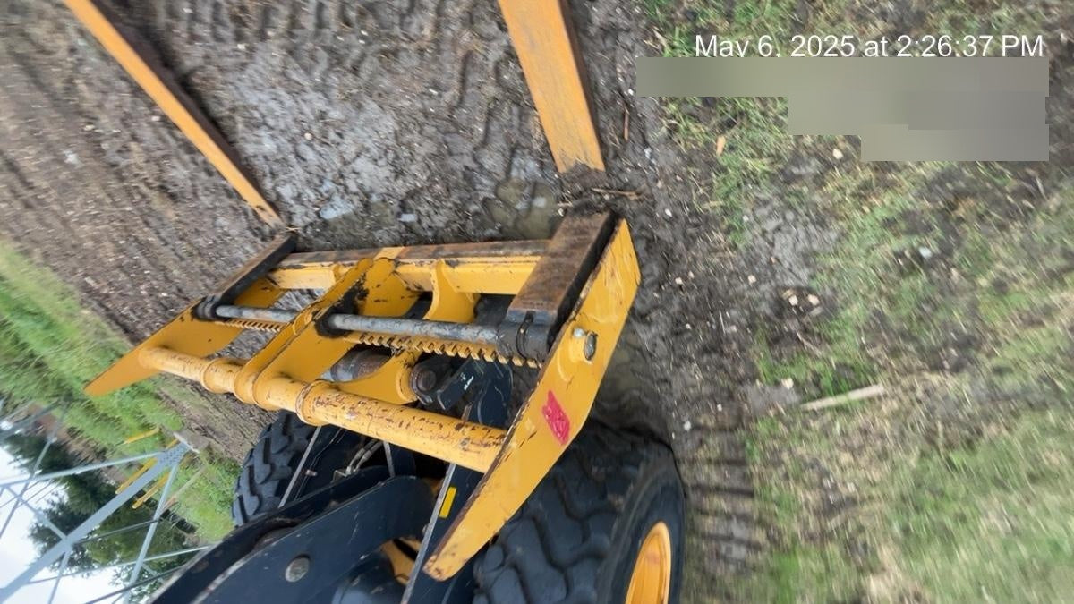 2020 JOHN DEERE 96" Loader Fork Carriage - John Deere