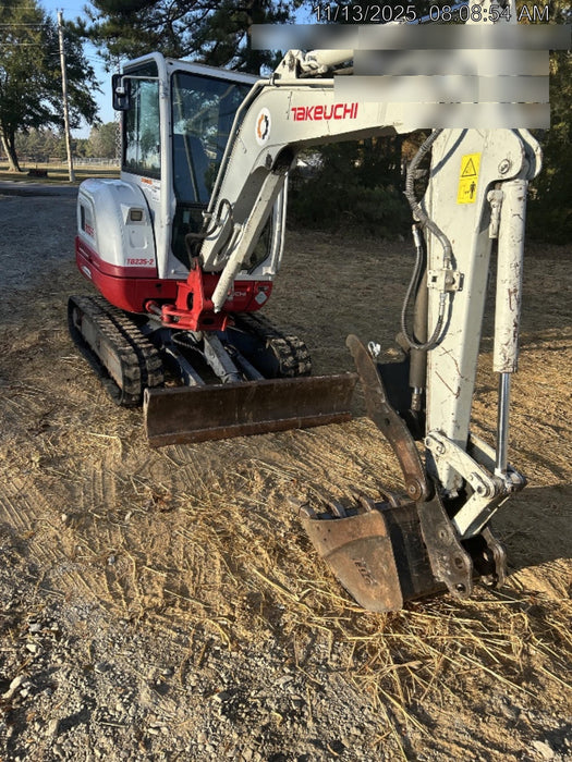 2020 TAKEUCHI TB-235-2CR