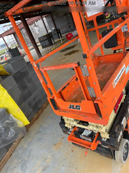 2022 JLG ES1330L