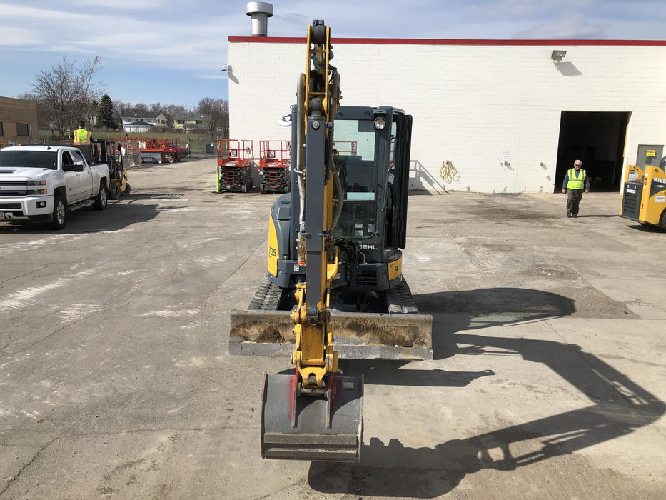 2017 Gehl Z35 Standard Rental Specs