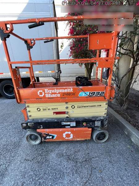 2023 JLG ES1932