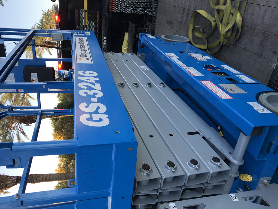 2020 Genie GS-3246 Standard, Folding full height swing gate, 800W Inverter