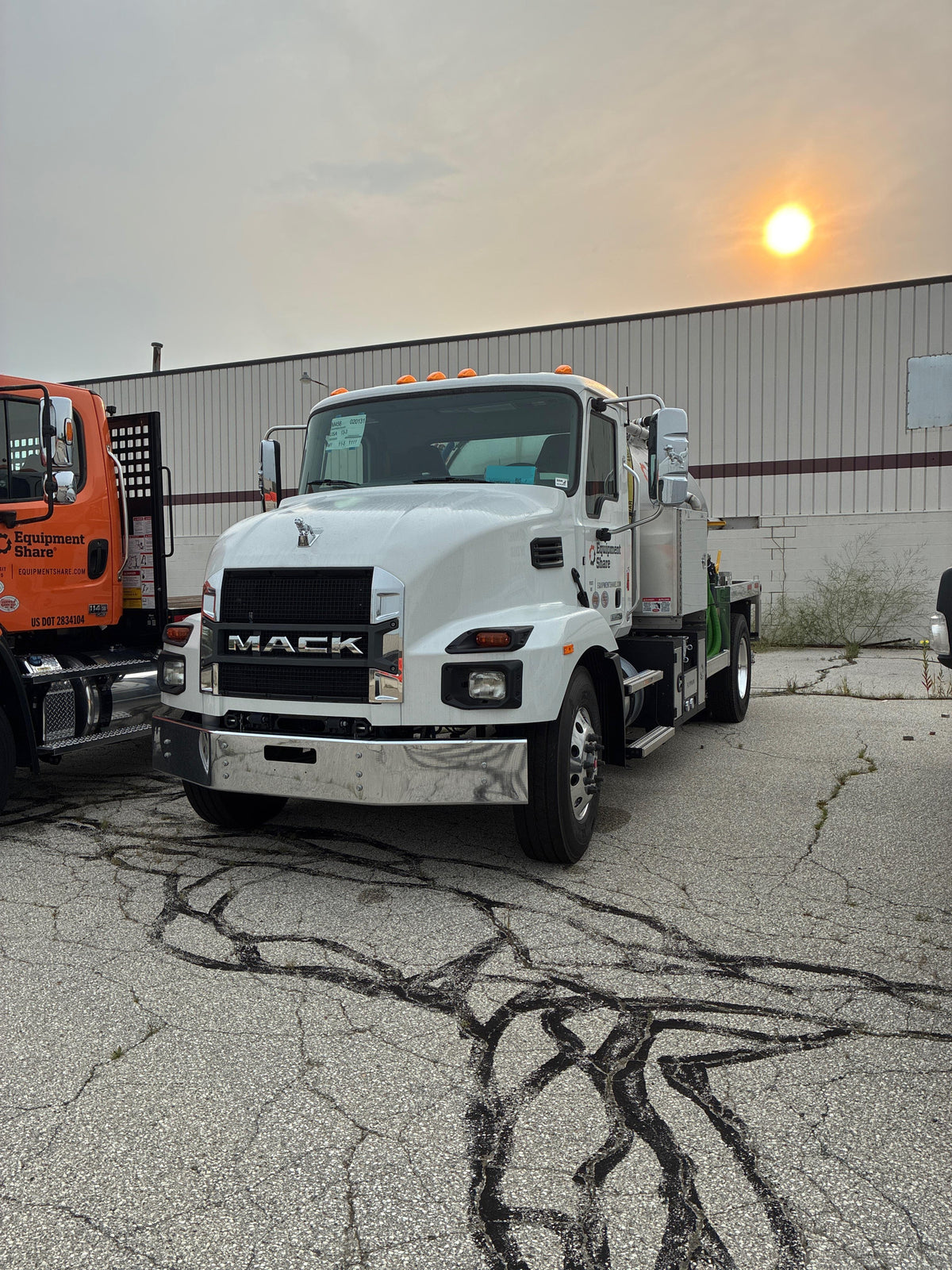 2027 MACK MD642 Sanitation Truck