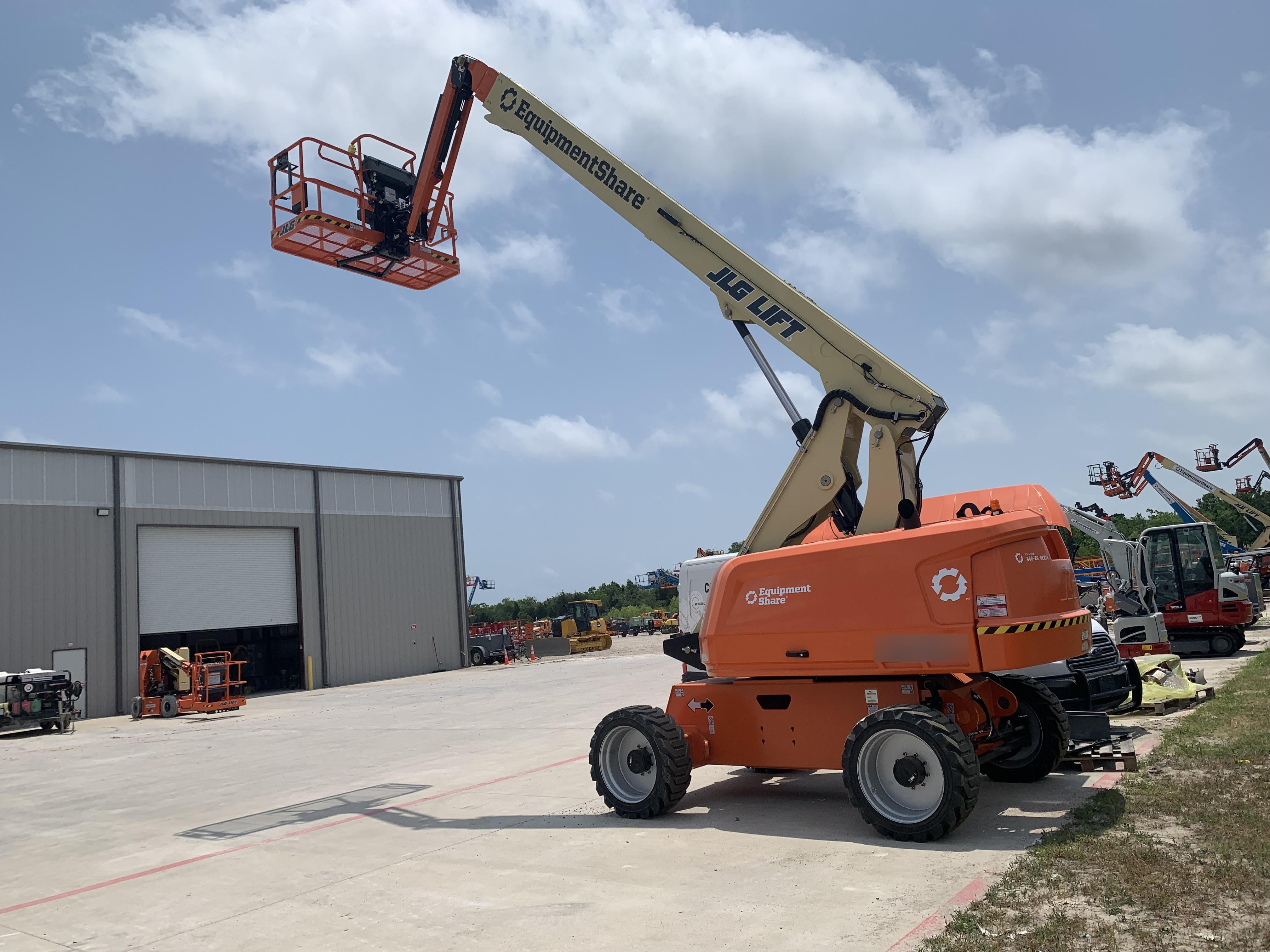 2022 JLG 660SJ