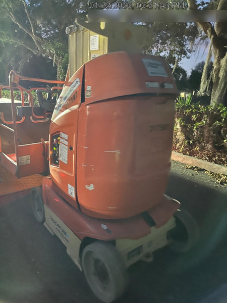 2022 JLG 26E