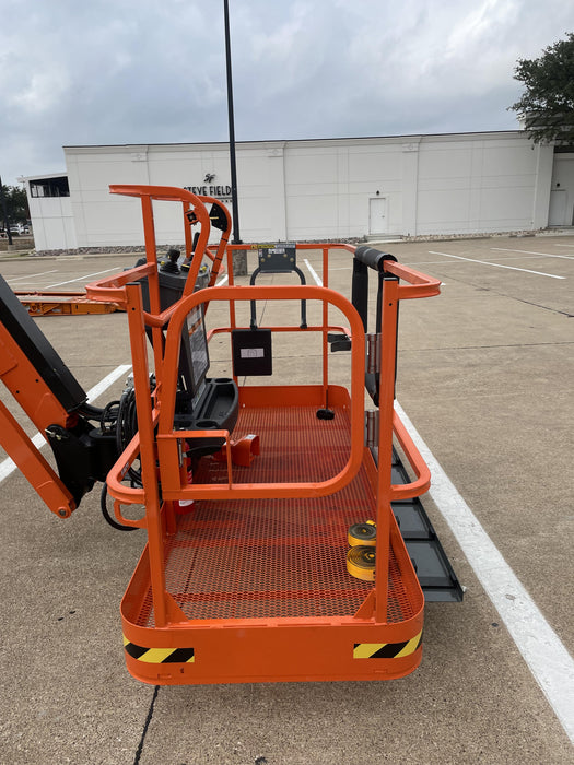 2022 JLG 660SJ