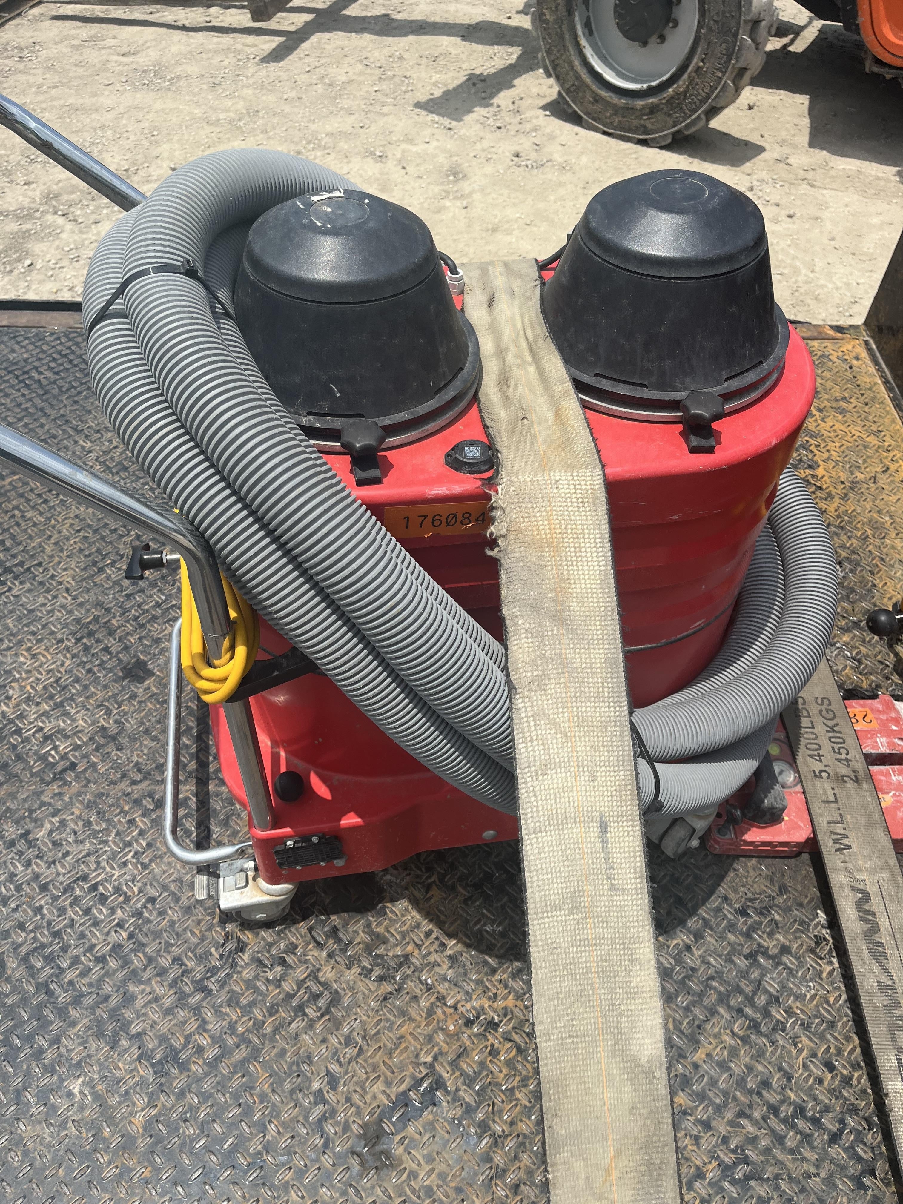 2021 EDCO VAC-200