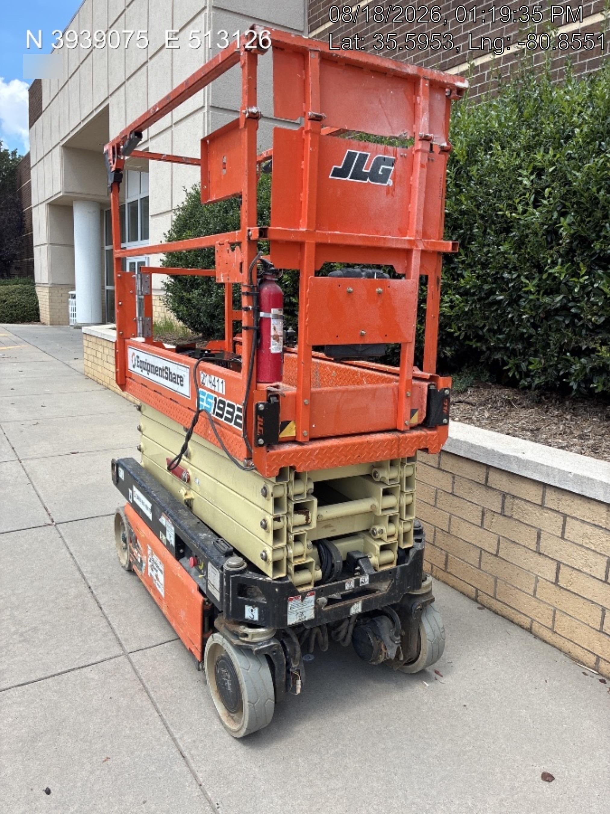 2022 JLG ES1932