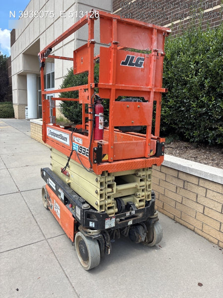 2022 JLG ES1932