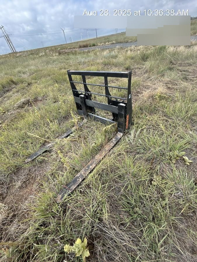2025 ARROW MATERIAL HANDLING 48" Pallet Forks - Arrow