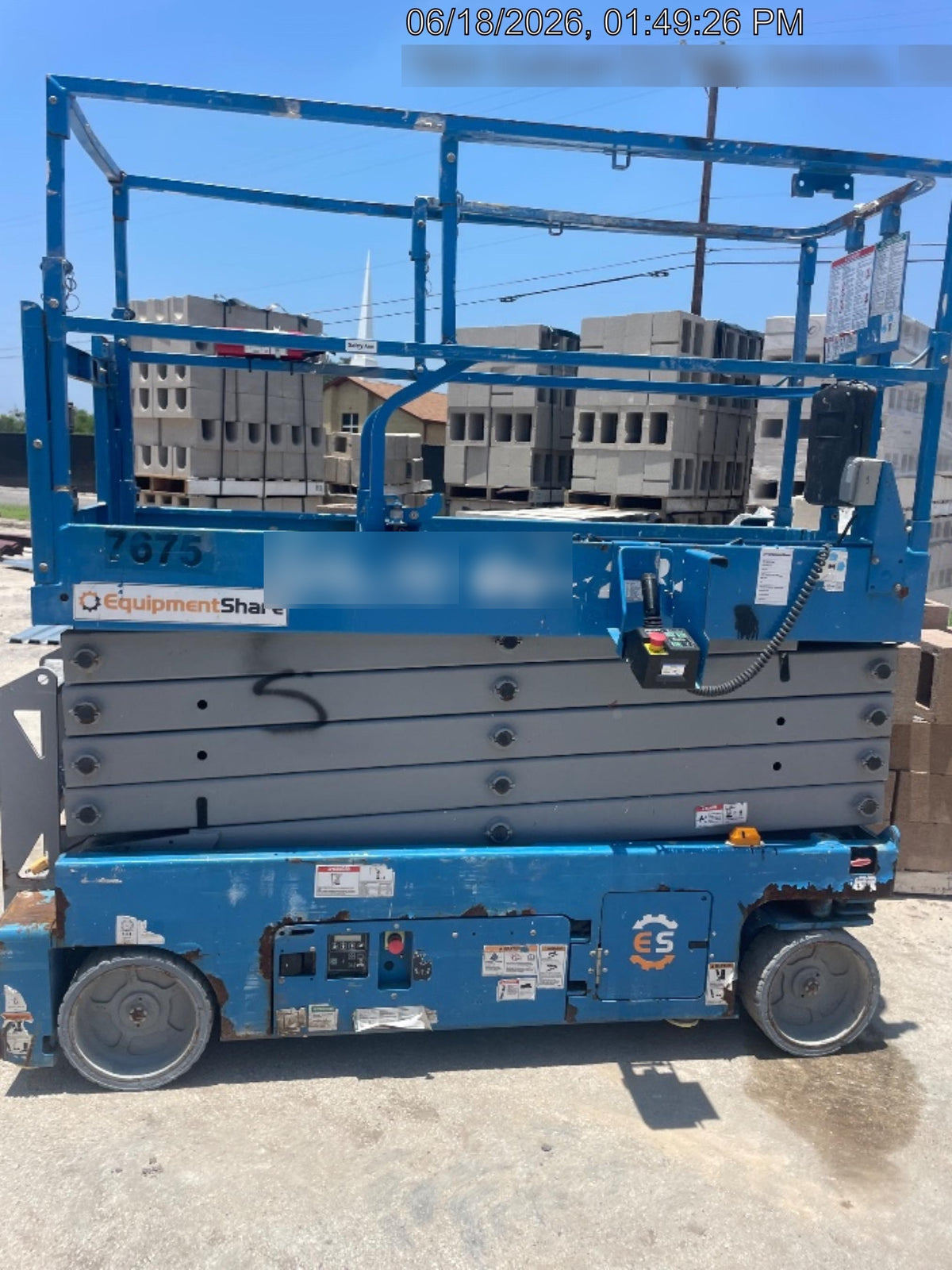 2017 Genie GS-3232 Genie GS3232 Lift w/Folding Rails and Swing Gate