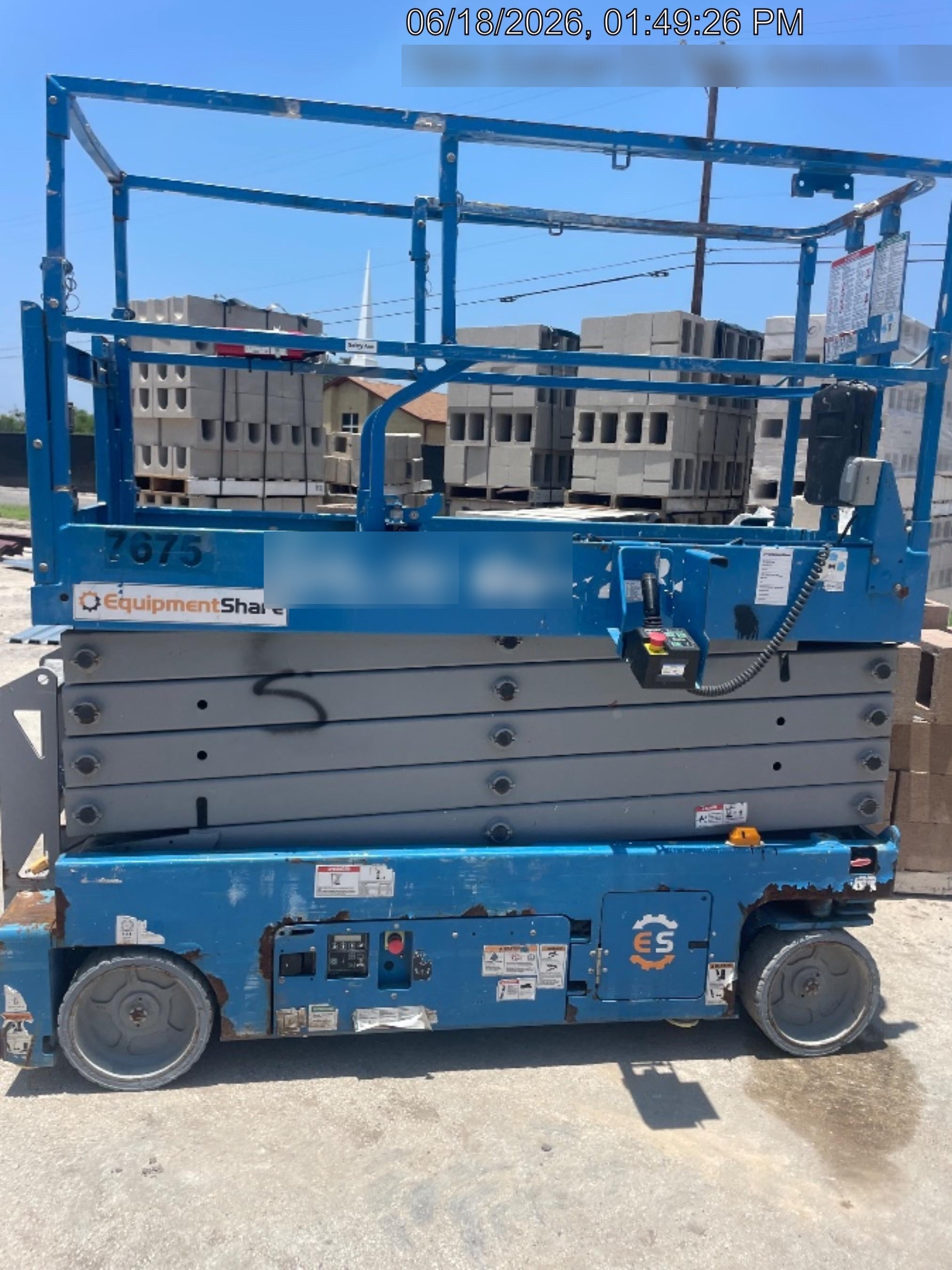 2017 Genie GS-3232 Genie GS3232 Lift w/Folding Rails and Swing Gate