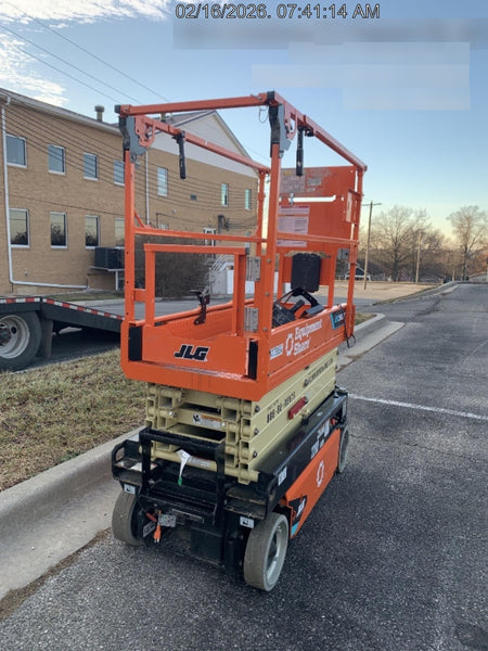 2025 JLG ES1932