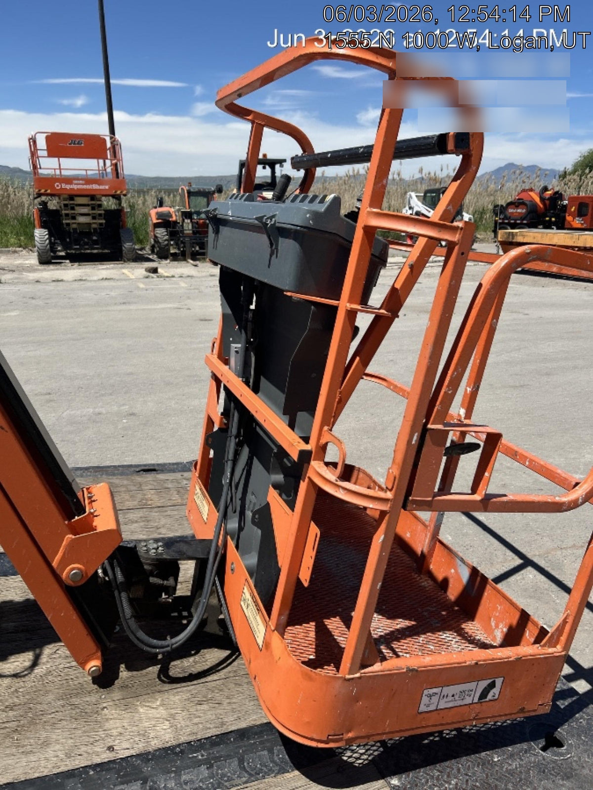 2019 JLG E400AJPN