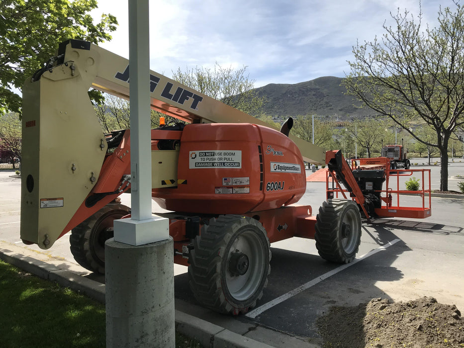 2019 JLG 600AJ