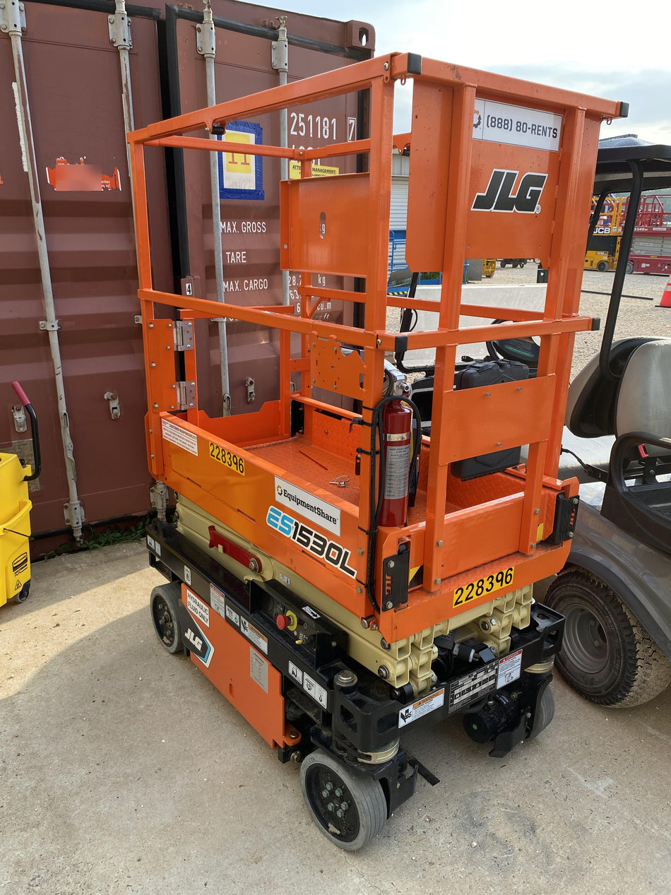 2022 JLG ES1330L