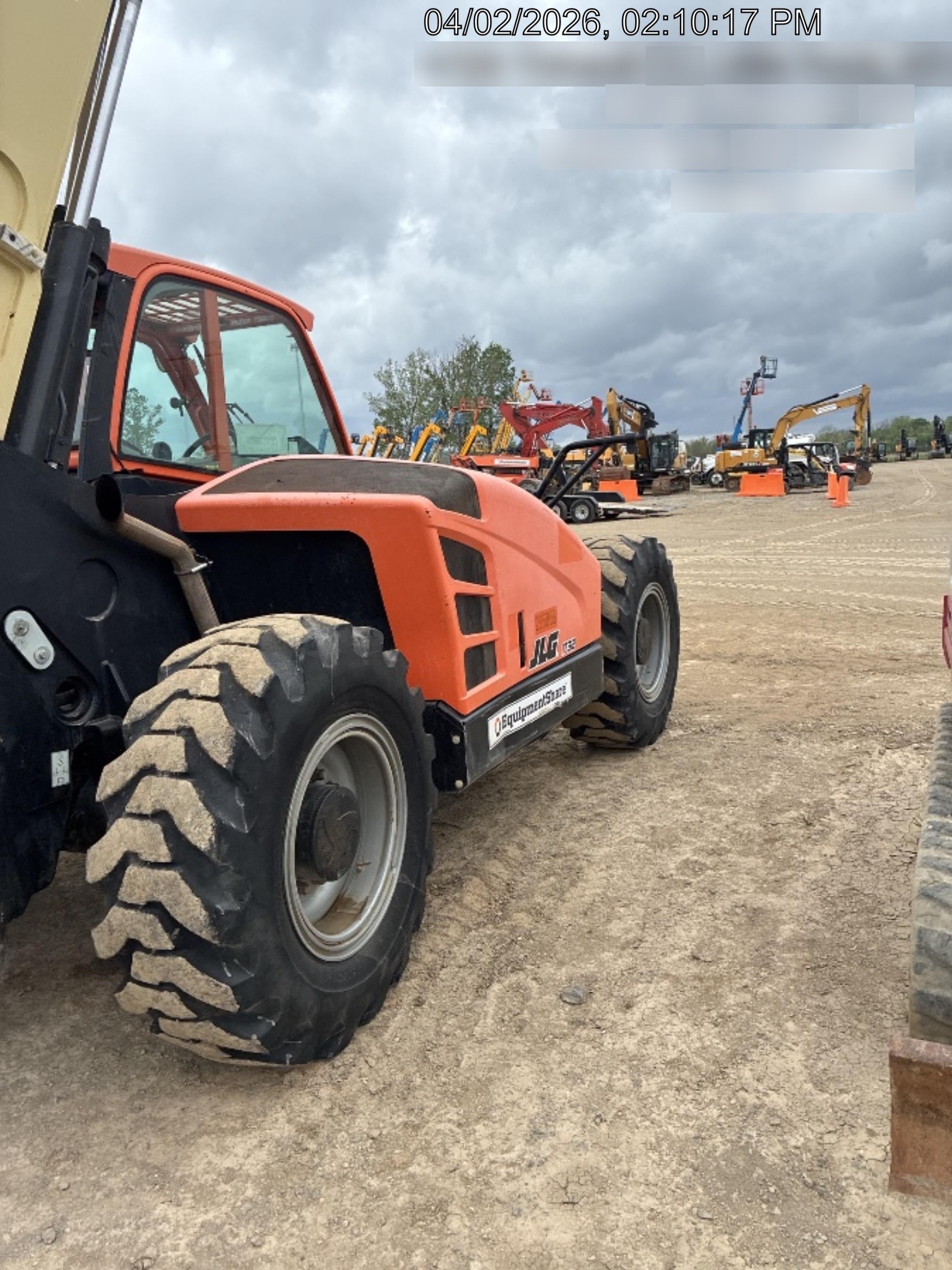 2022 JLG 1732