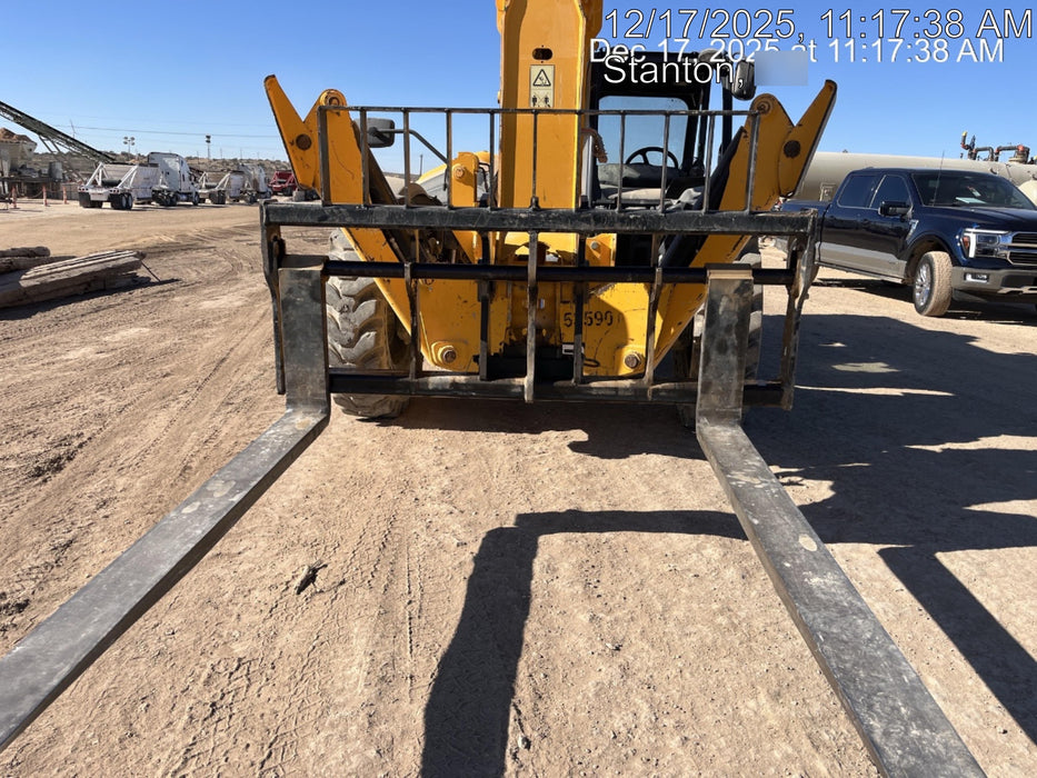 2019 JCB 512-56 Canopy, 109 HP, Solid Tires, STD Worklight, Beacon, Aux Hydraulics, Lifting Eye, Back up Alarm w/66" Carriage/60" Forks