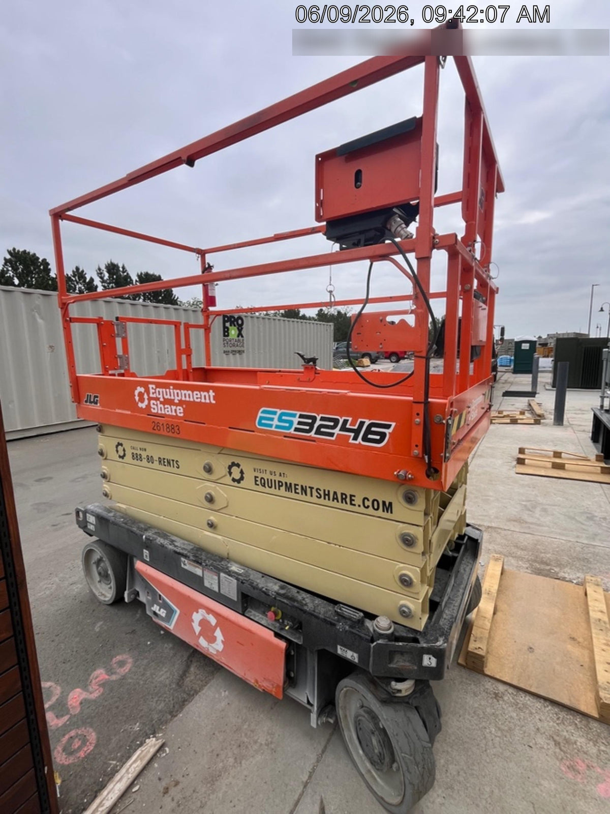 2022 JLG ES3246