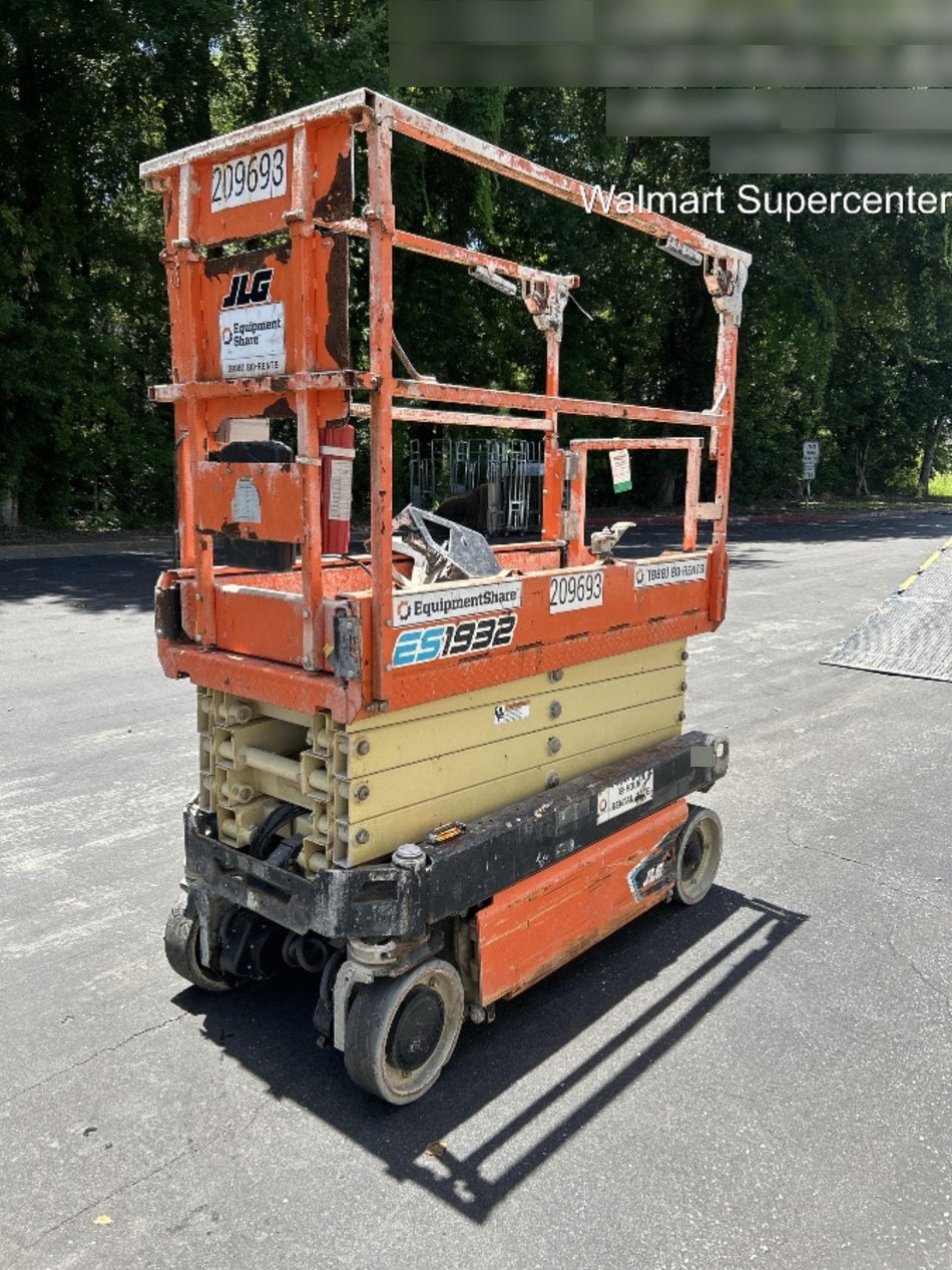 2022 JLG ES1932