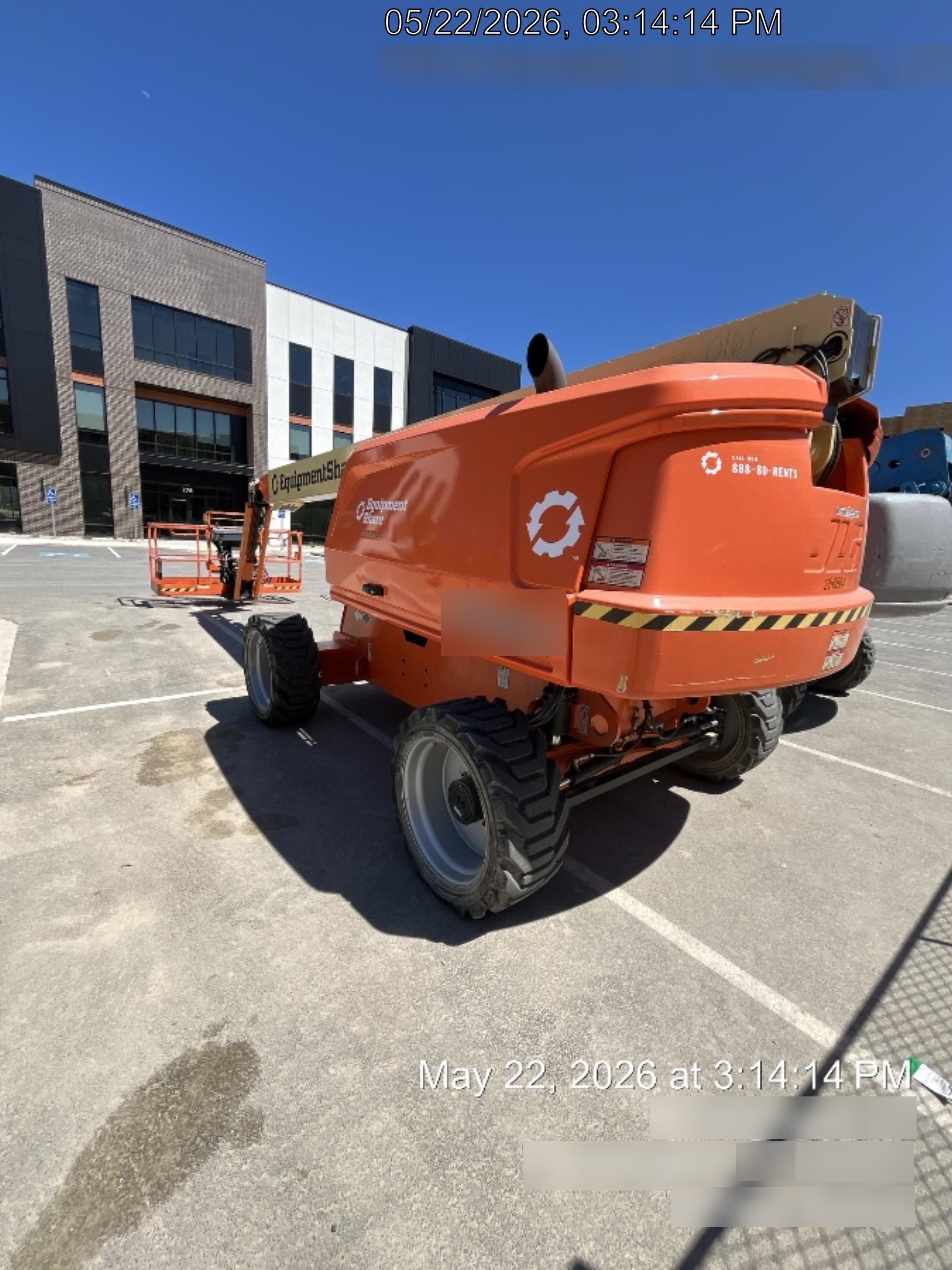 2022 JLG 660SJ