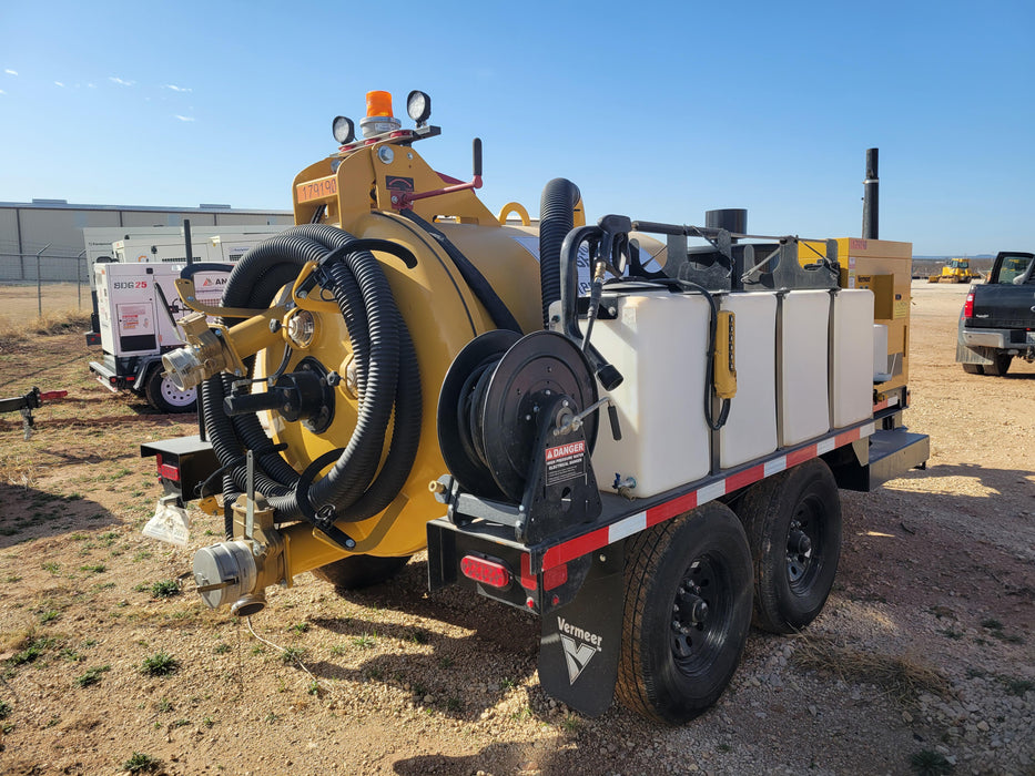 2021 Vac-Tron LP573XDT T4 Koehler Diesel Engine, 500 Gallon Debris Tank, x2 100 Gallon Water Tanks