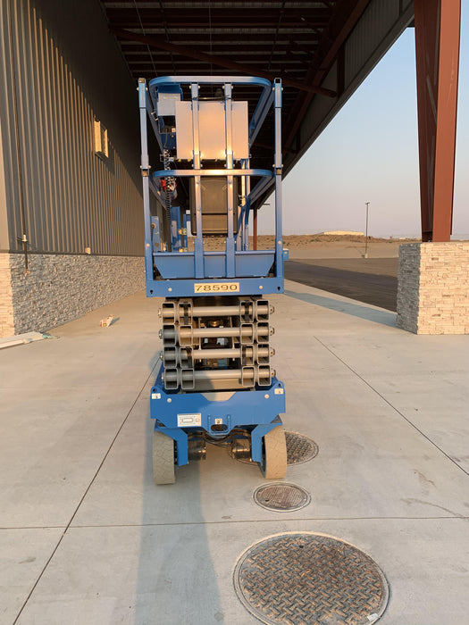 2020 Genie GS-3232 Standard, Folding half height swing gate, 800W Inverter