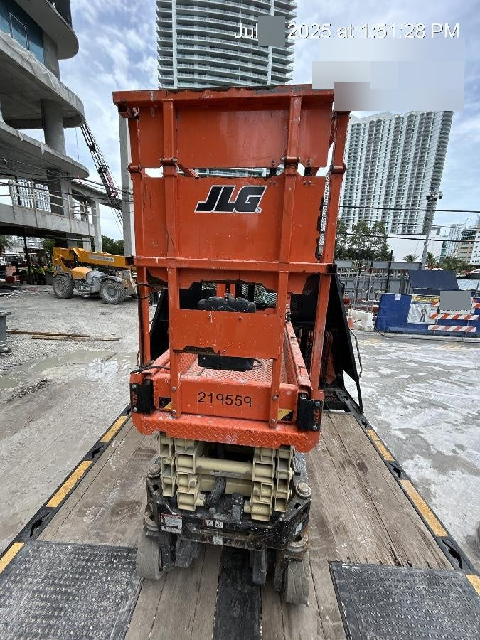 2022 JLG ES1932