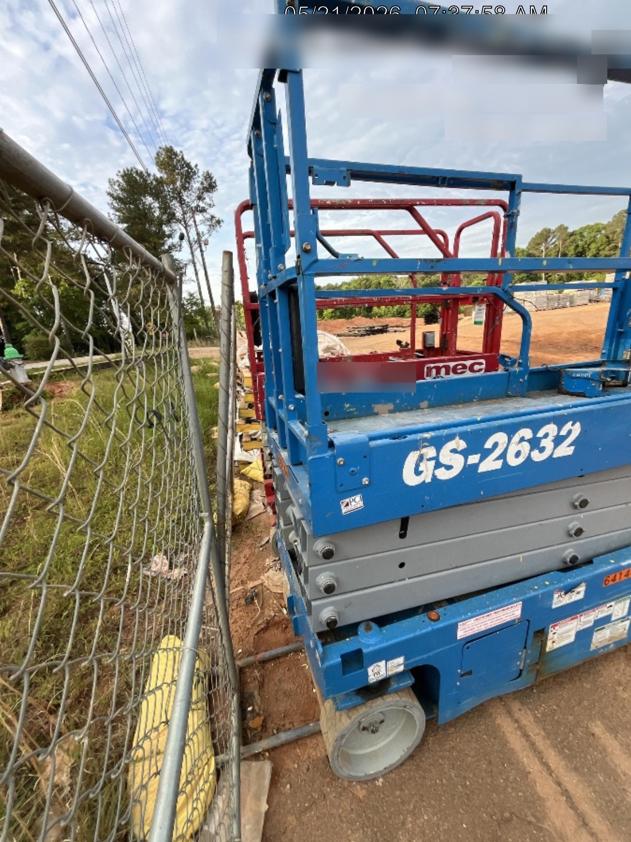 2020 Genie GS-2632 Standard, Folding half height swing gate