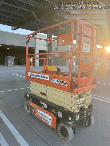 2022 JLG ES1932