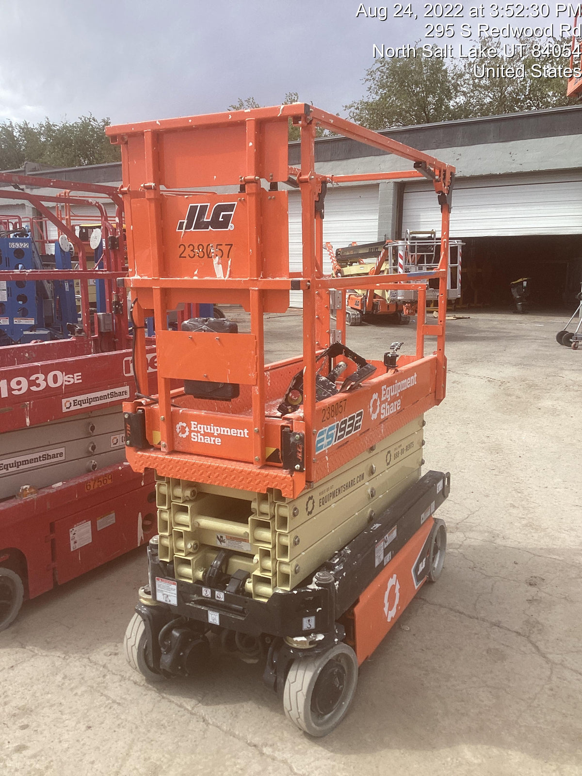 2022 JLG ES1932