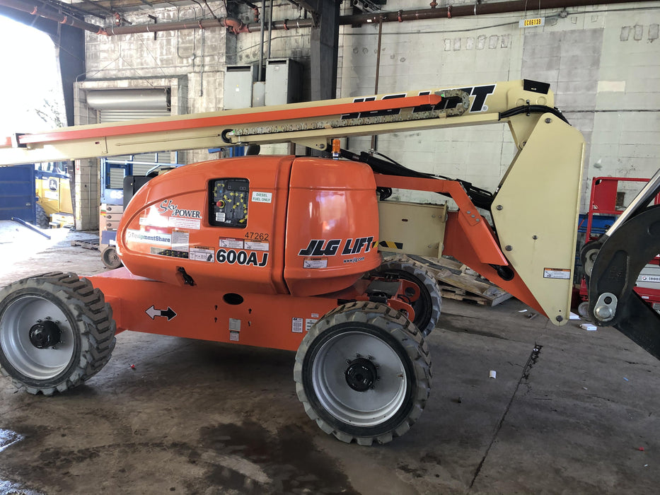 2019 JLG 600AJ