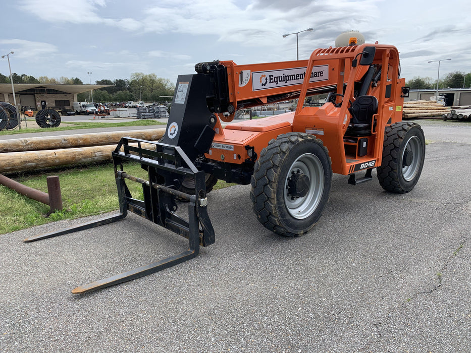 2020 Skytrak 8042 74 Hp, FF Tires, Work Lights, Beacon, Aux Hydraulics, Back up Alarm, Lifting Eye, ES Decals