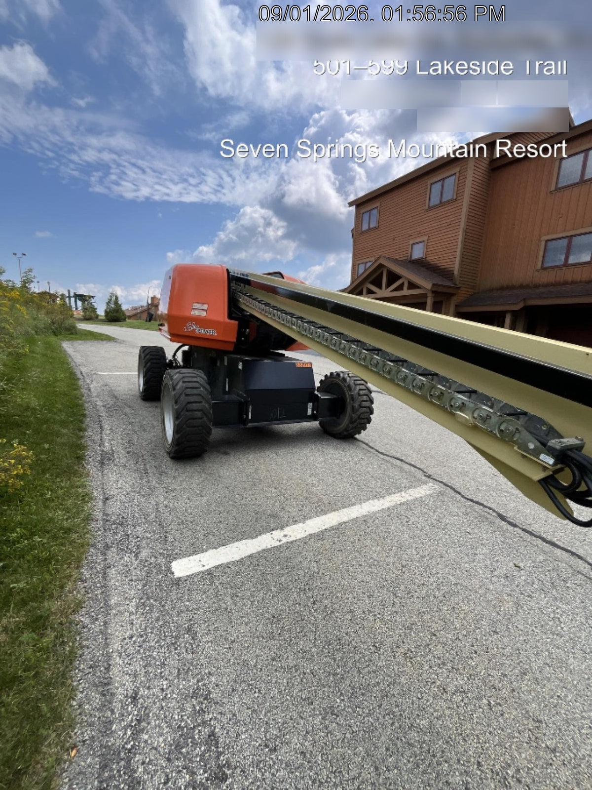 2023 JLG 660SJ