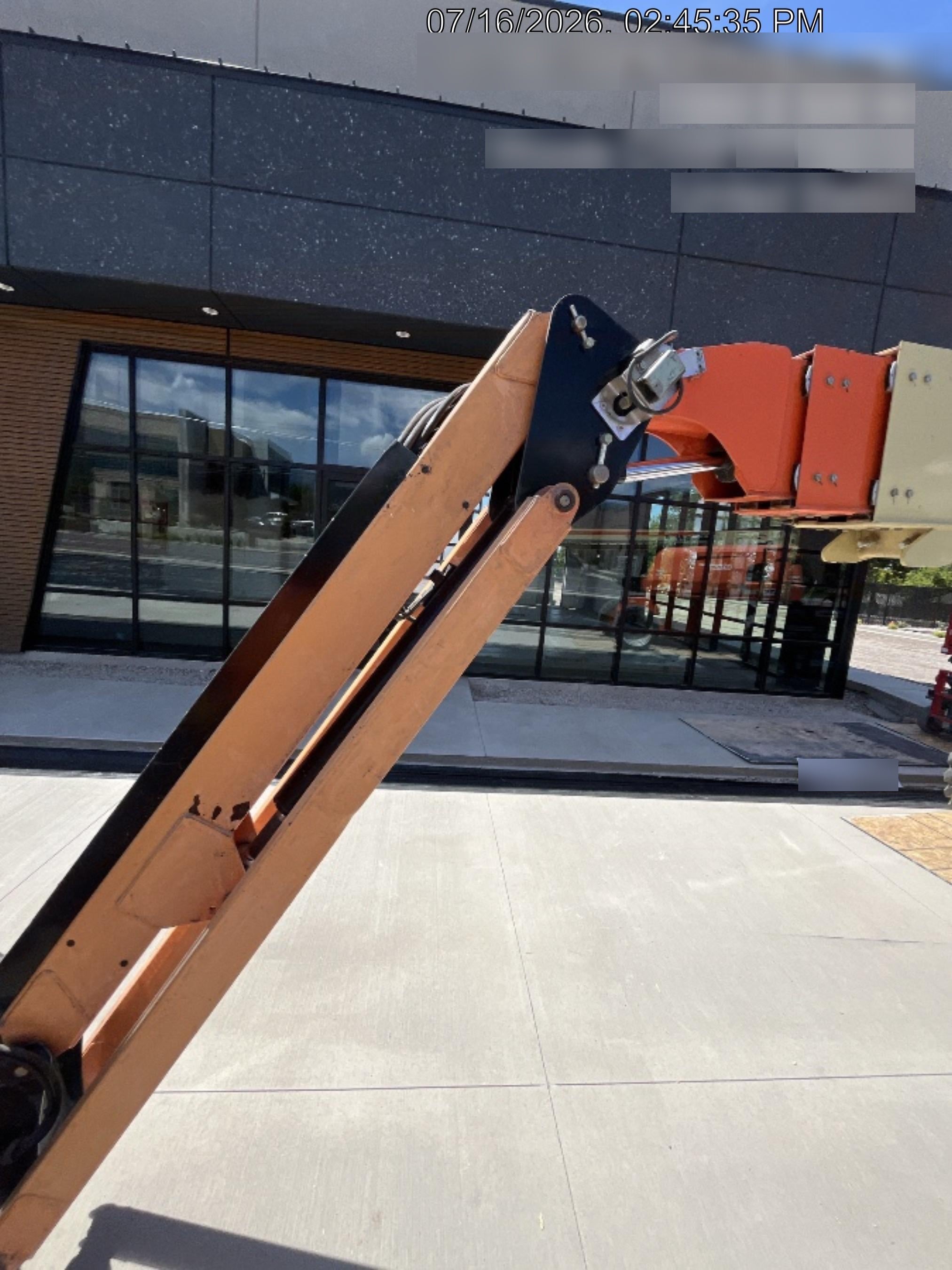 2022 JLG 660SJ