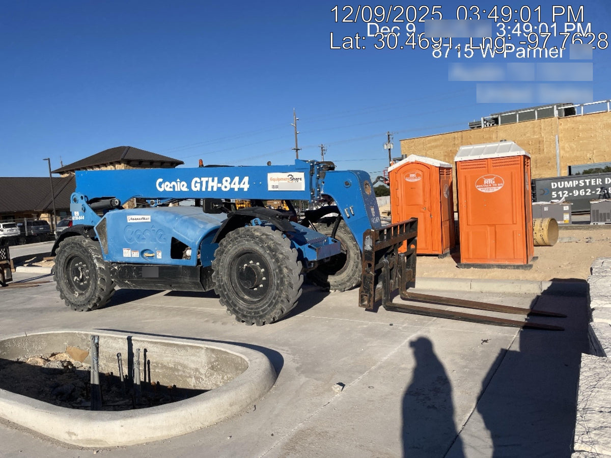 2018 Genie GTH-844 GTH-844 w/Open ROPS, Solid Tires, beacon/work lights, 60" carriage/forks