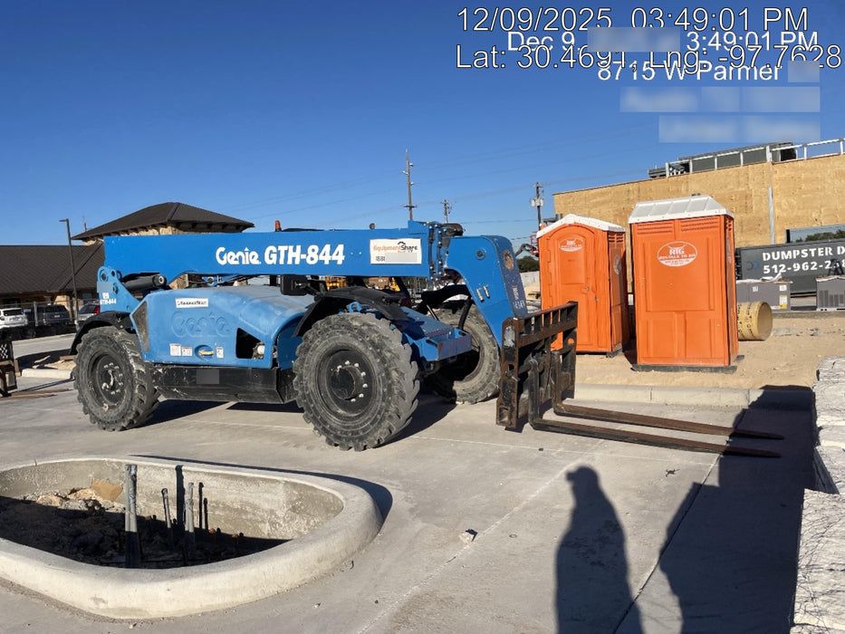 2018 Genie GTH-844 GTH-844 w/Open ROPS, Solid Tires, beacon/work lights, 60" carriage/forks