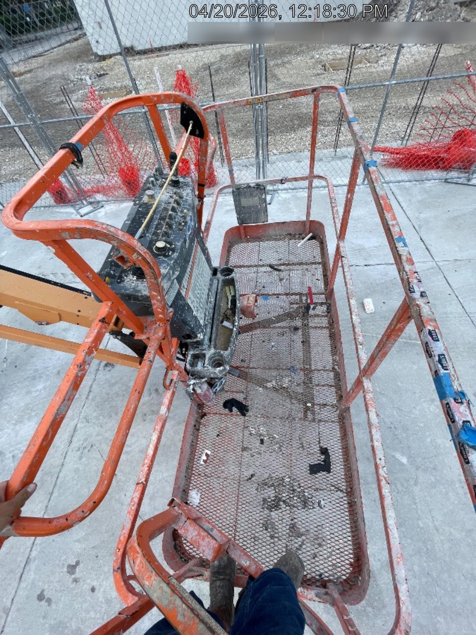 2023 JLG 460SJ