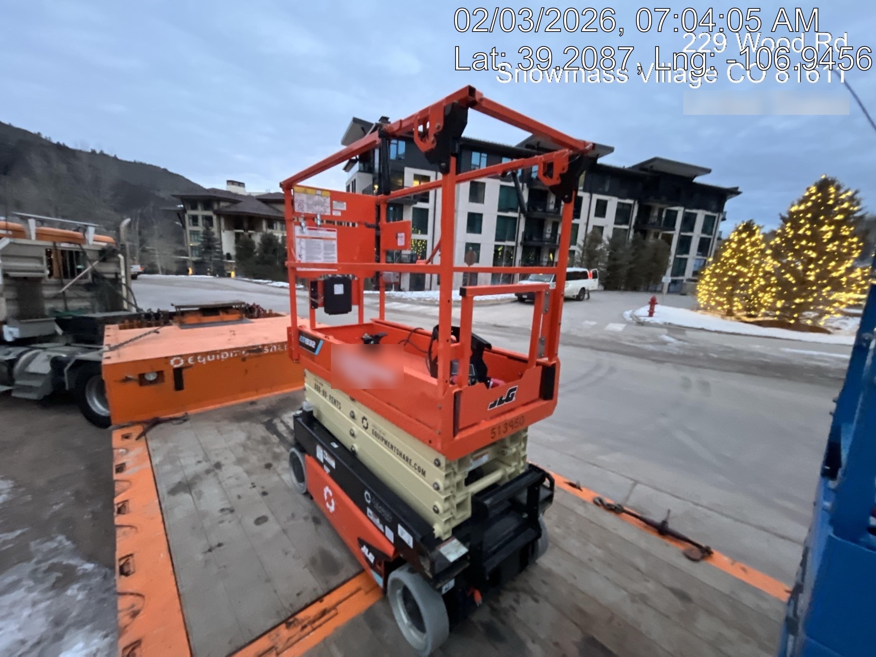 2025 JLG ES1932