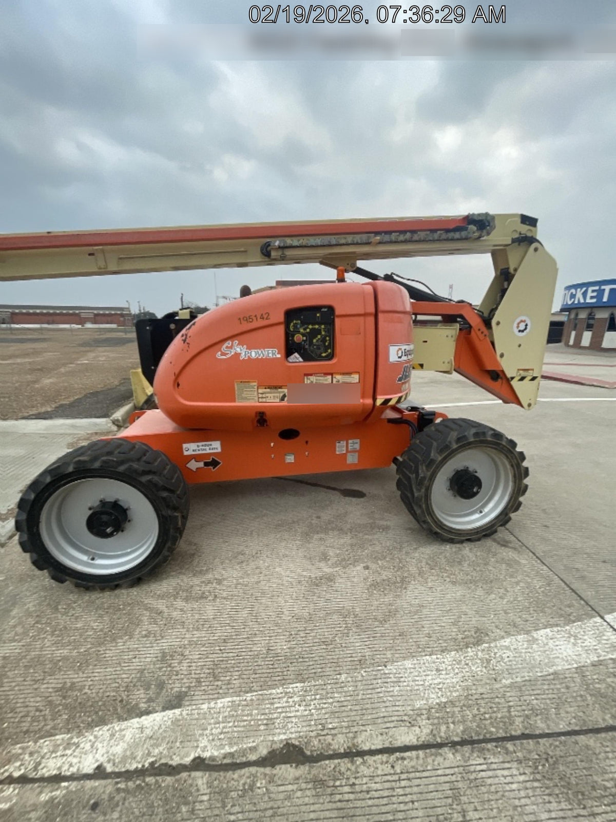 2021 JLG 600AJ