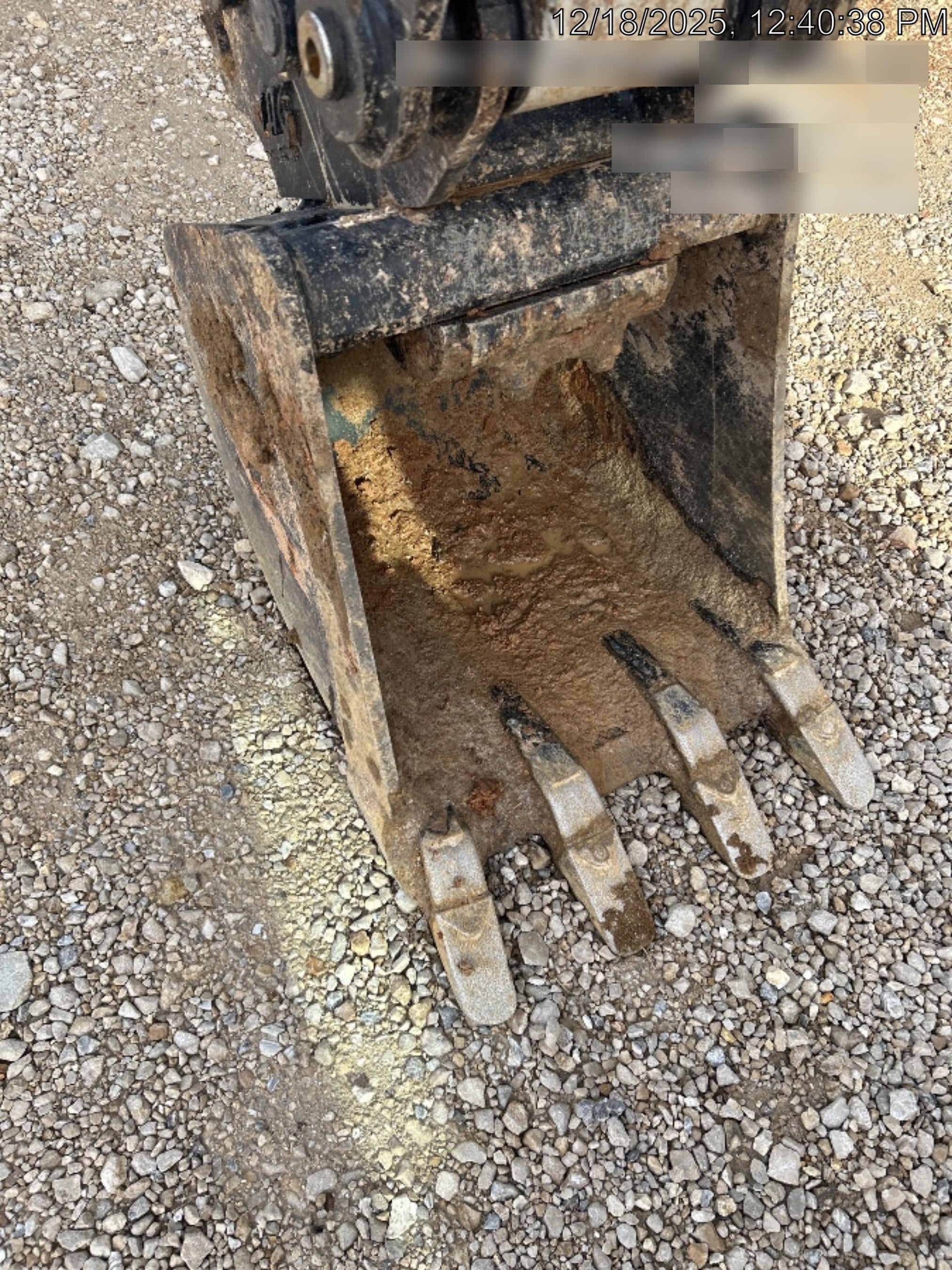 2025 TAKEUCHI 18" HD Bucket - Takeuchi