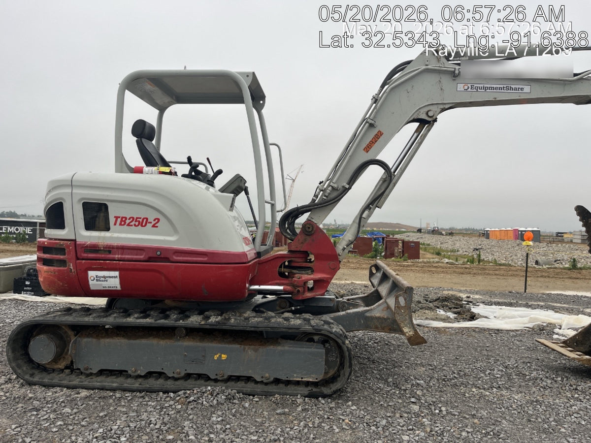 2022 TAKEUCHI TB250-2R