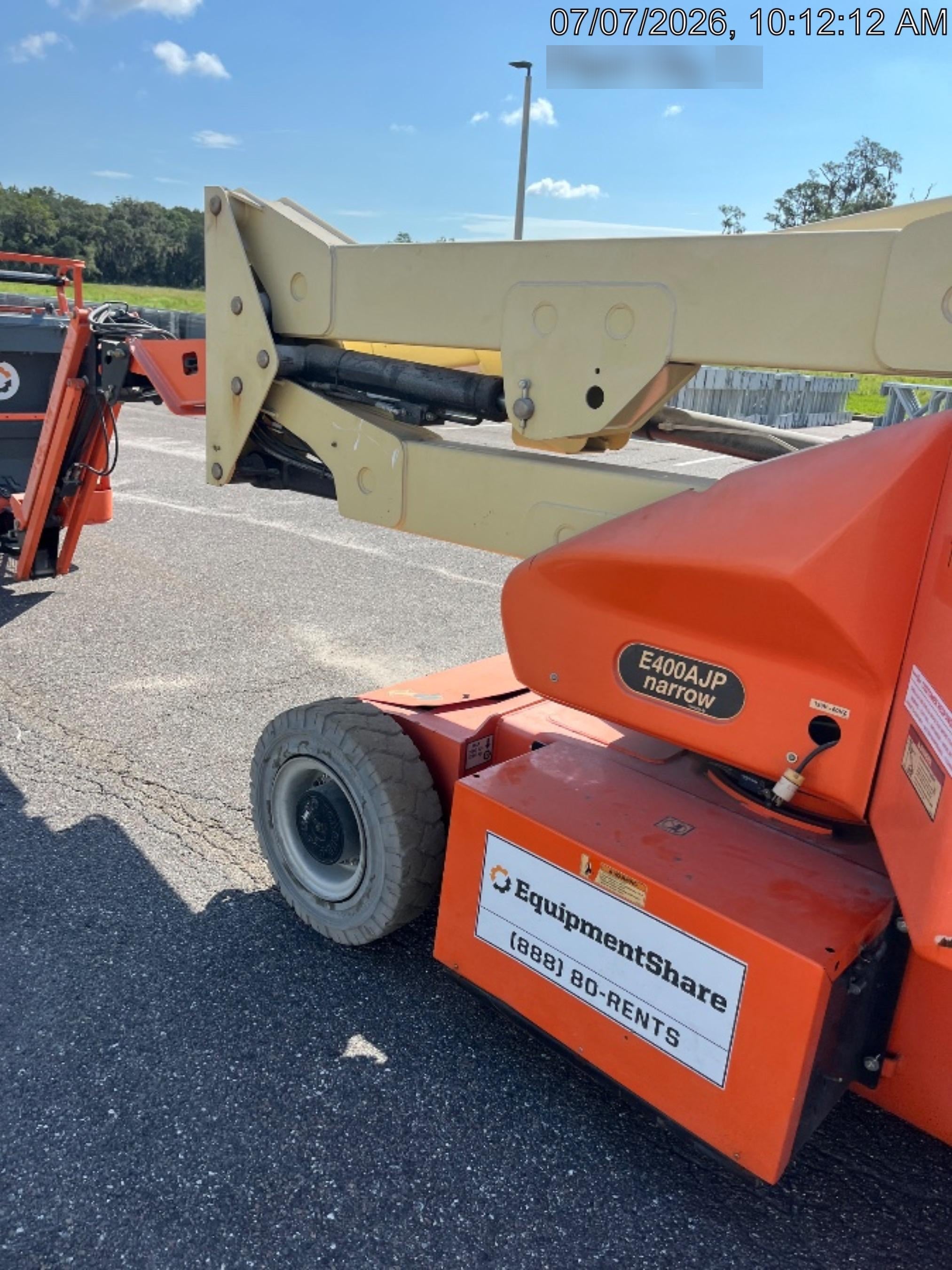 2019 JLG E400AJPN