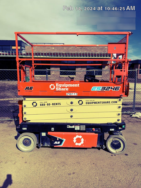 2023 JLG ES3246