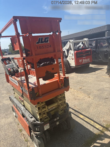 2021 JLG ES1932