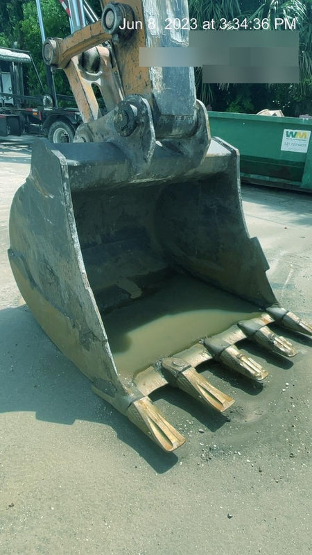 2017 CASE 36" Bucket - Case