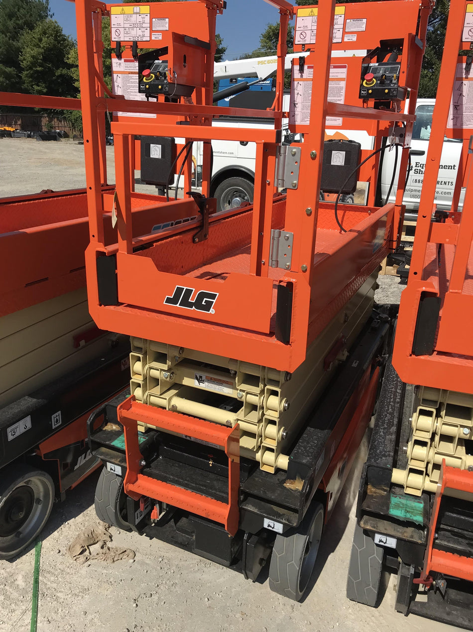 2021 JLG ES1932